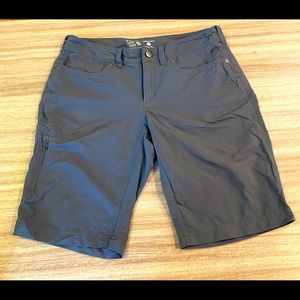 Women’s Mountain Hardwear Shorts Sz 6